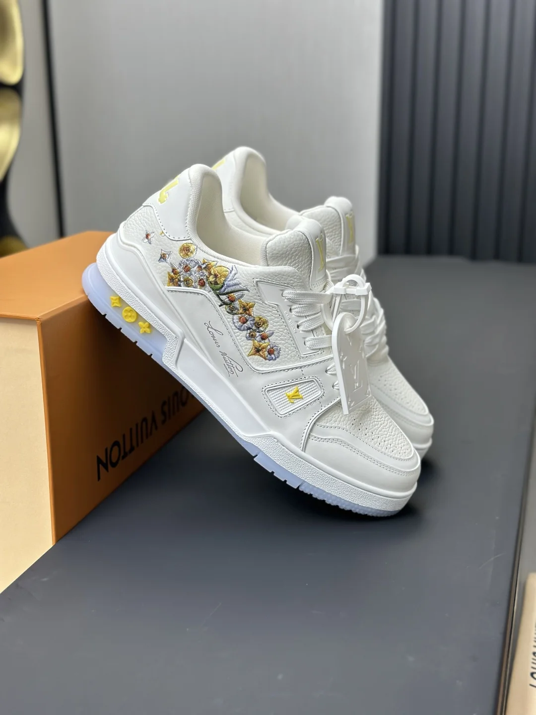 LV Sneakers Leather EU35-46 C00202608030805 - Image 4
