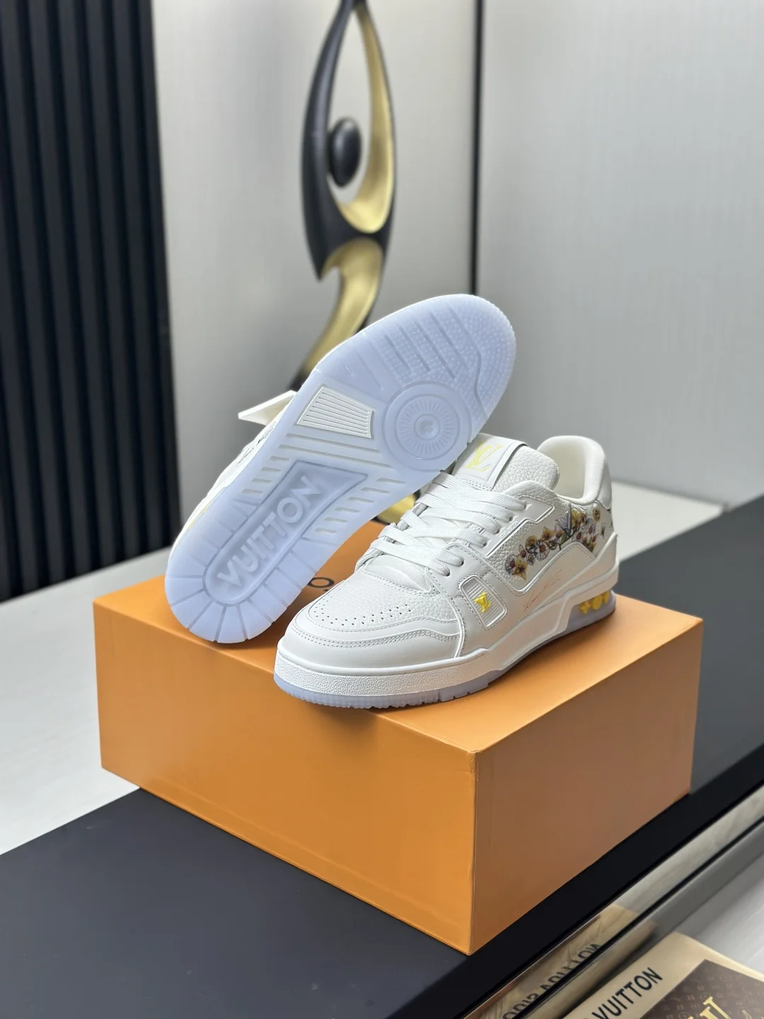 LV Sneakers Leather EU35-46 C00202608030805 - Image 6