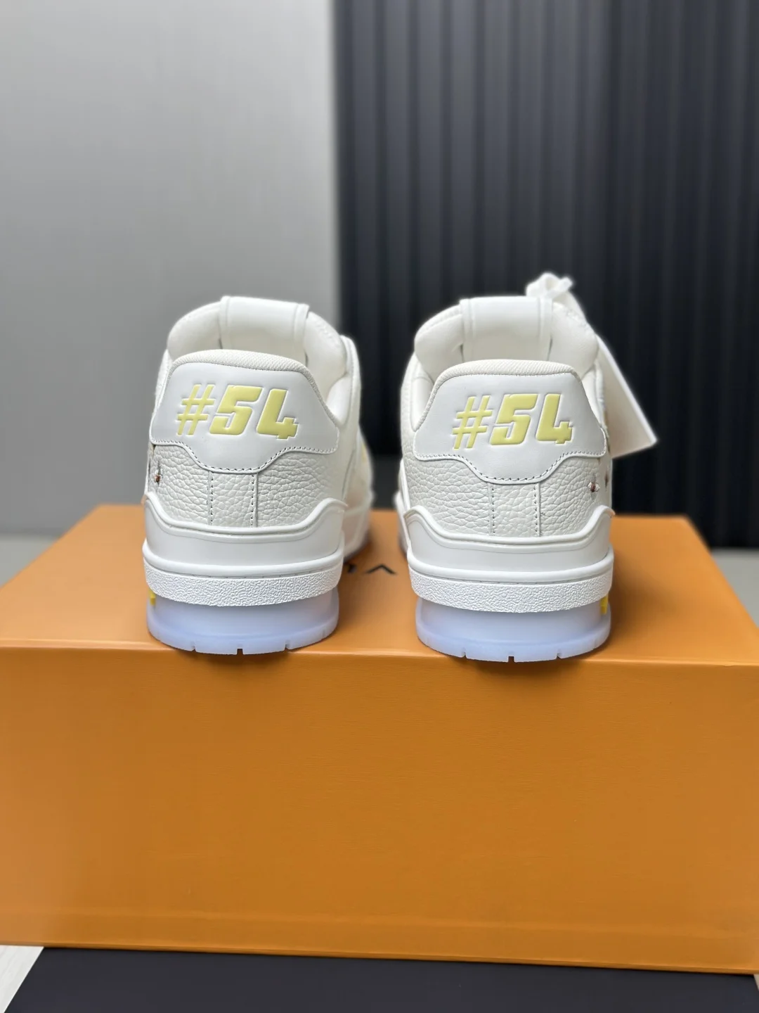LV Sneakers Leather EU35-46 C00202608030805 - Image 7
