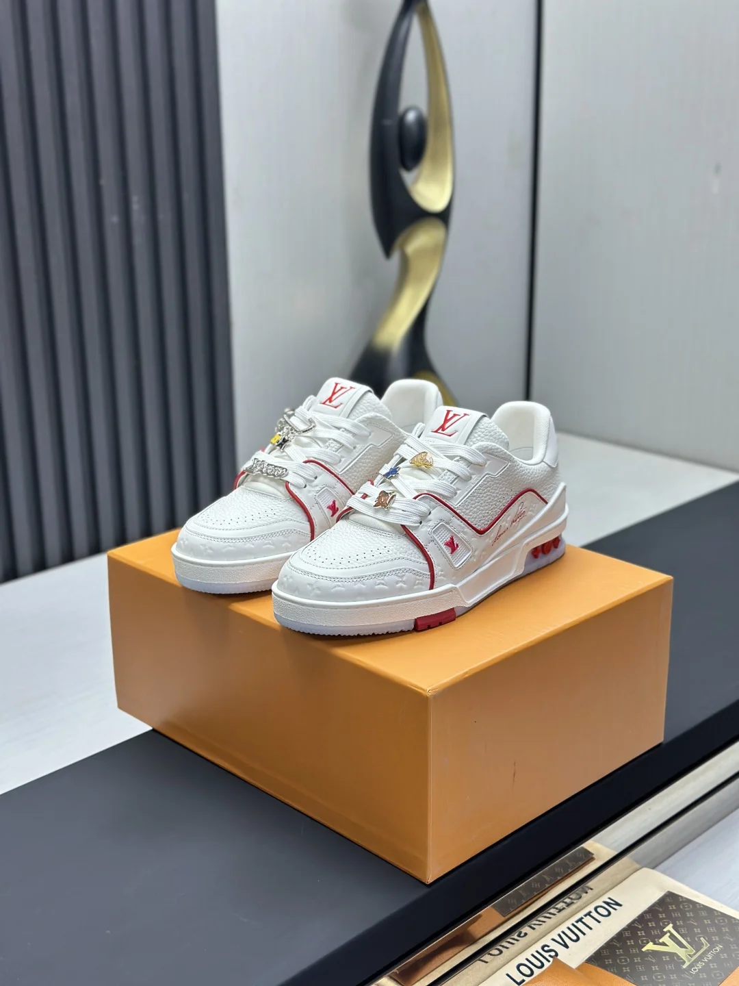 LV Sneakers Leather EU35-46 C00202608030809