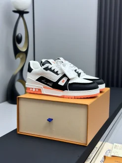 Alternative view of LV Sneakers Leather EU35-46 C00202608030814