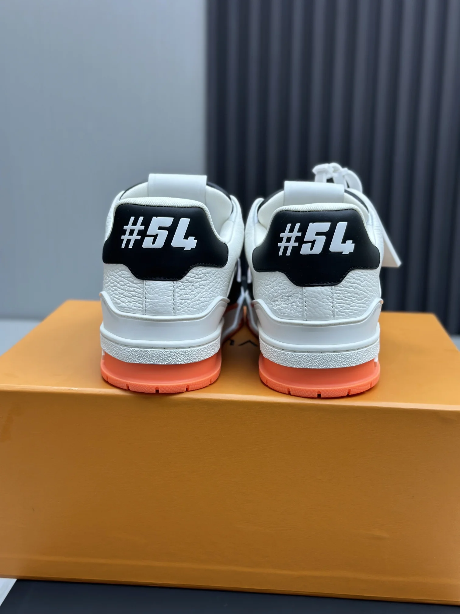 LV Sneakers Leather EU35-46 C00202608030814 - Image 7