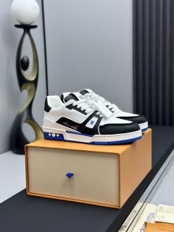 Alternative view of LV Sneakers Leather EU35-46 C00202608030815