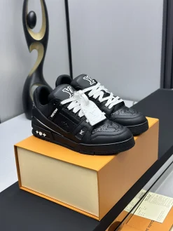 Alternative view of LV Sneakers Leather EU35-46 C00202608030817
