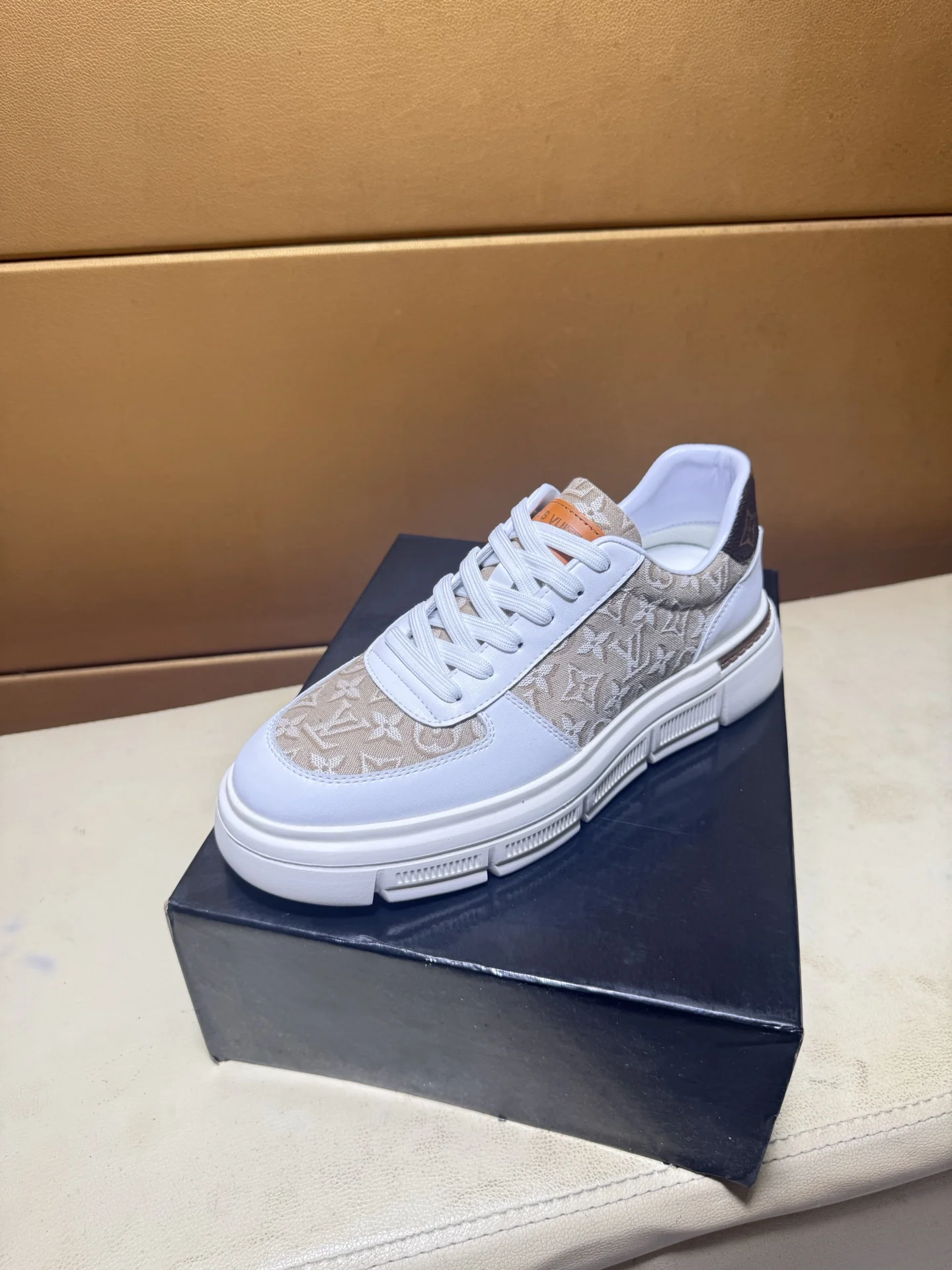 LV Sneakers Leather EU38-44 B00202608030460 - Image 3