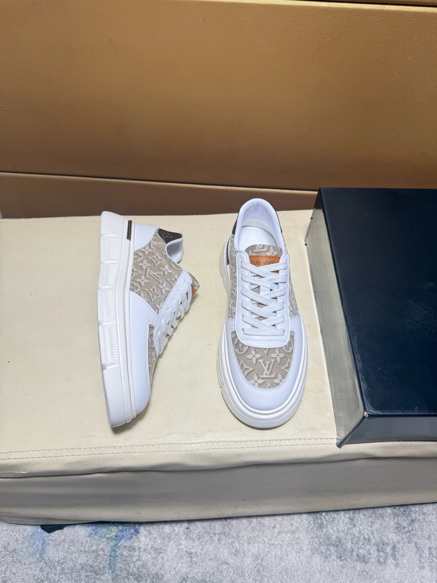 LV Sneakers Leather EU38-44 B00202608030460 - Image 5