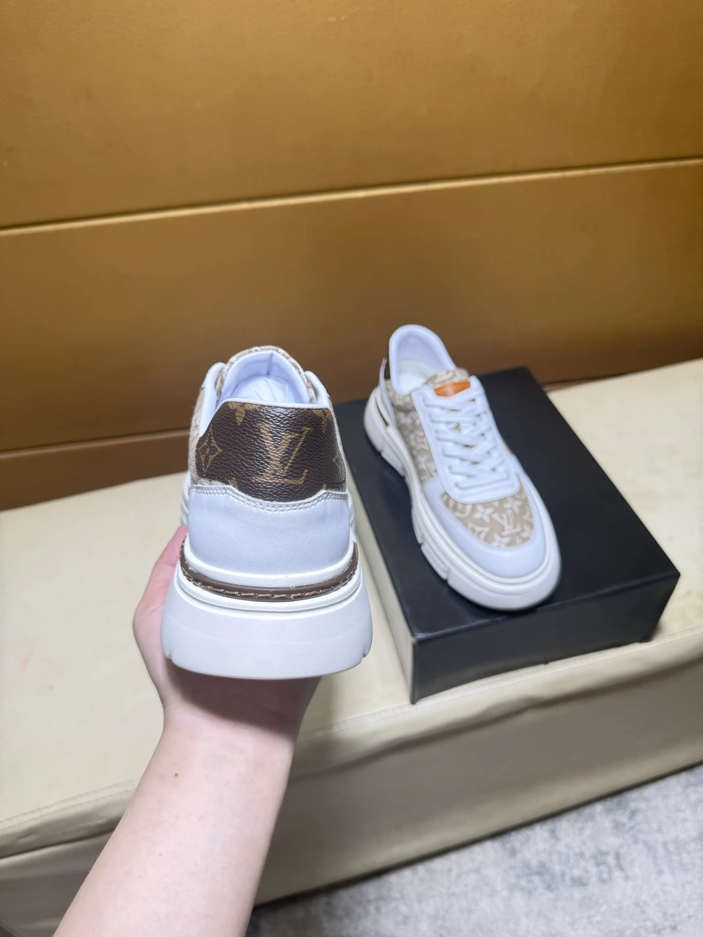LV Sneakers Leather EU38-44 B00202608030460 - Image 7