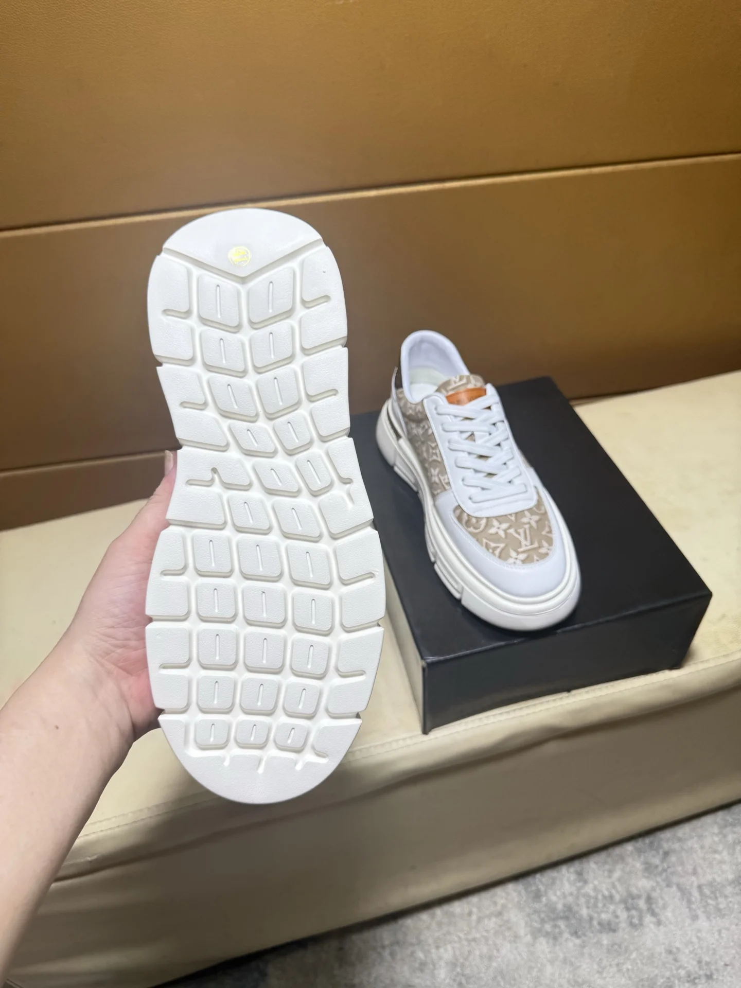 LV Sneakers Leather EU38-44 B00202608030460 - Image 8