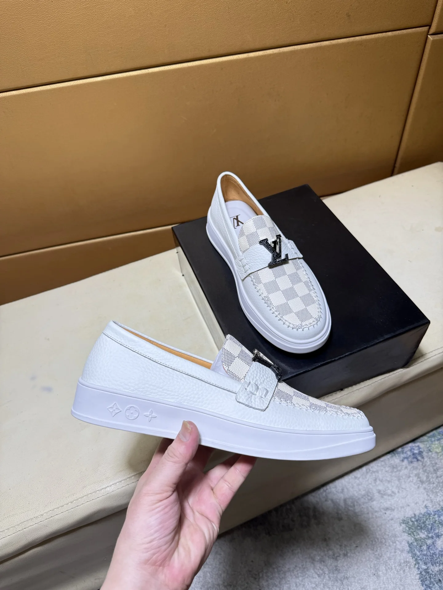 LV Sneakers Leather EU38-44 B20202608030456 - Image 2