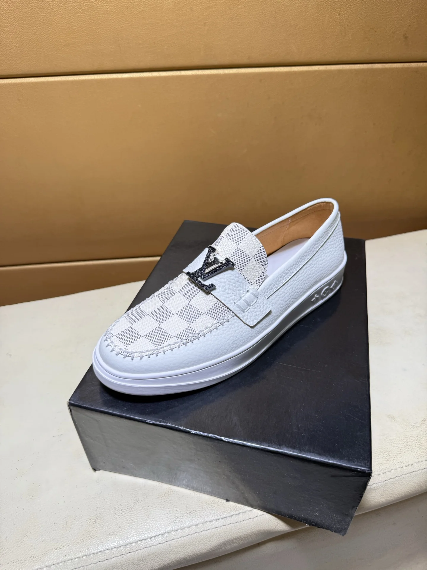 LV Sneakers Leather EU38-44 B20202608030456 - Image 3