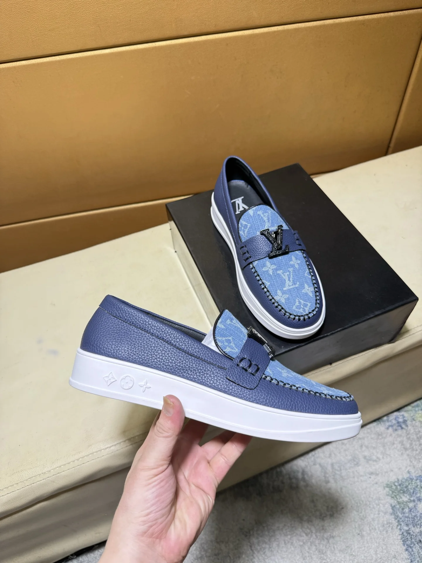 LV Sneakers Leather EU38-44 B20202608030457 - Image 2