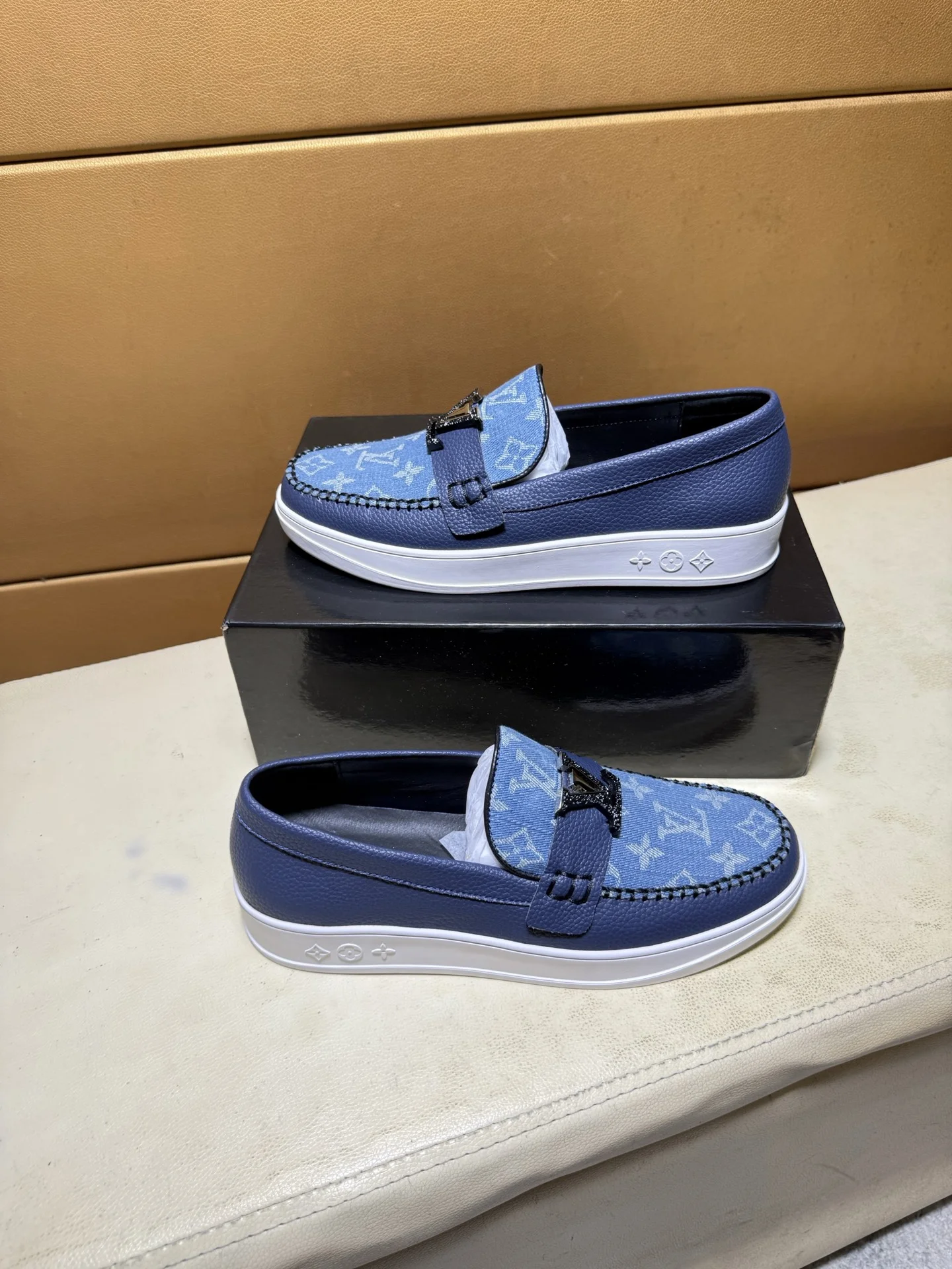 LV Sneakers Leather EU38-44 B20202608030457 - Image 4