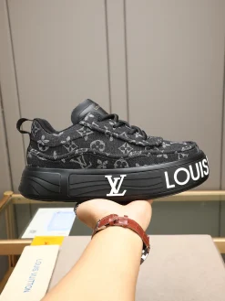 LV Sneakers Leather & Fabric EU39-44 B70202608032193