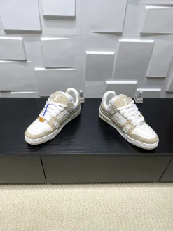 Alternative view of LV Sneakers Leather & Mesh EU35-46 B80202608030769