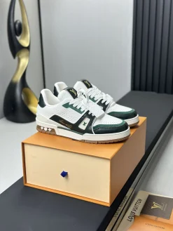 Alternative view of LV Sneakers Leather & Mesh EU35-46 C00202608030808