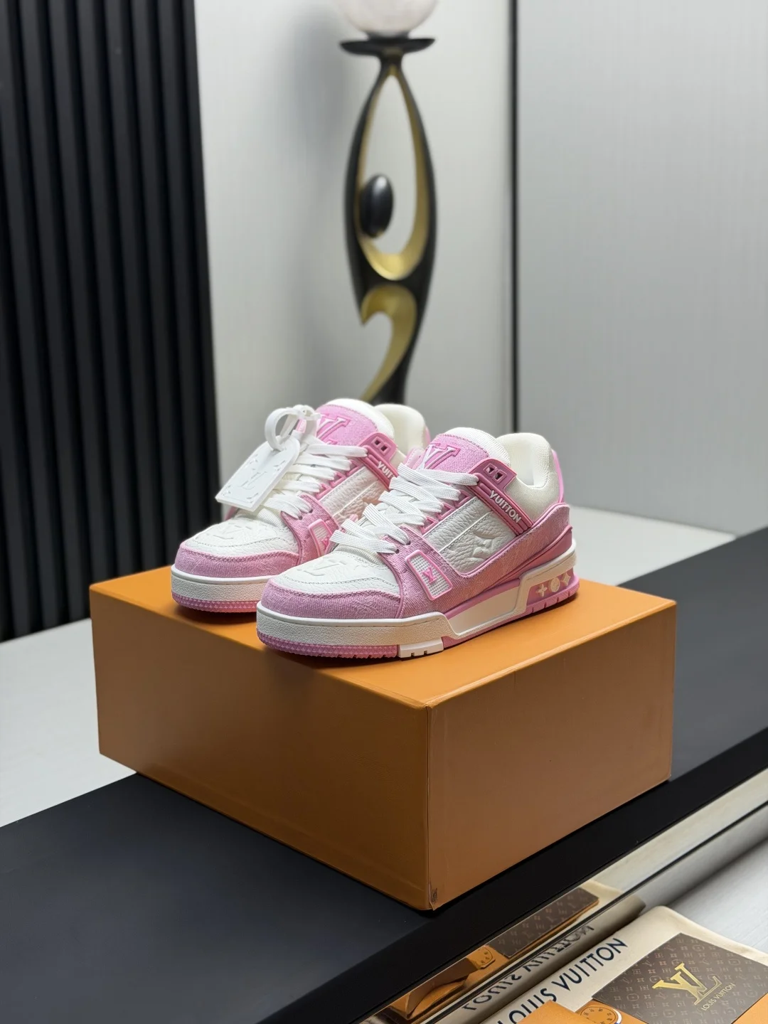 LV Sneakers Leather & TPU EU35-46 B80202608030826