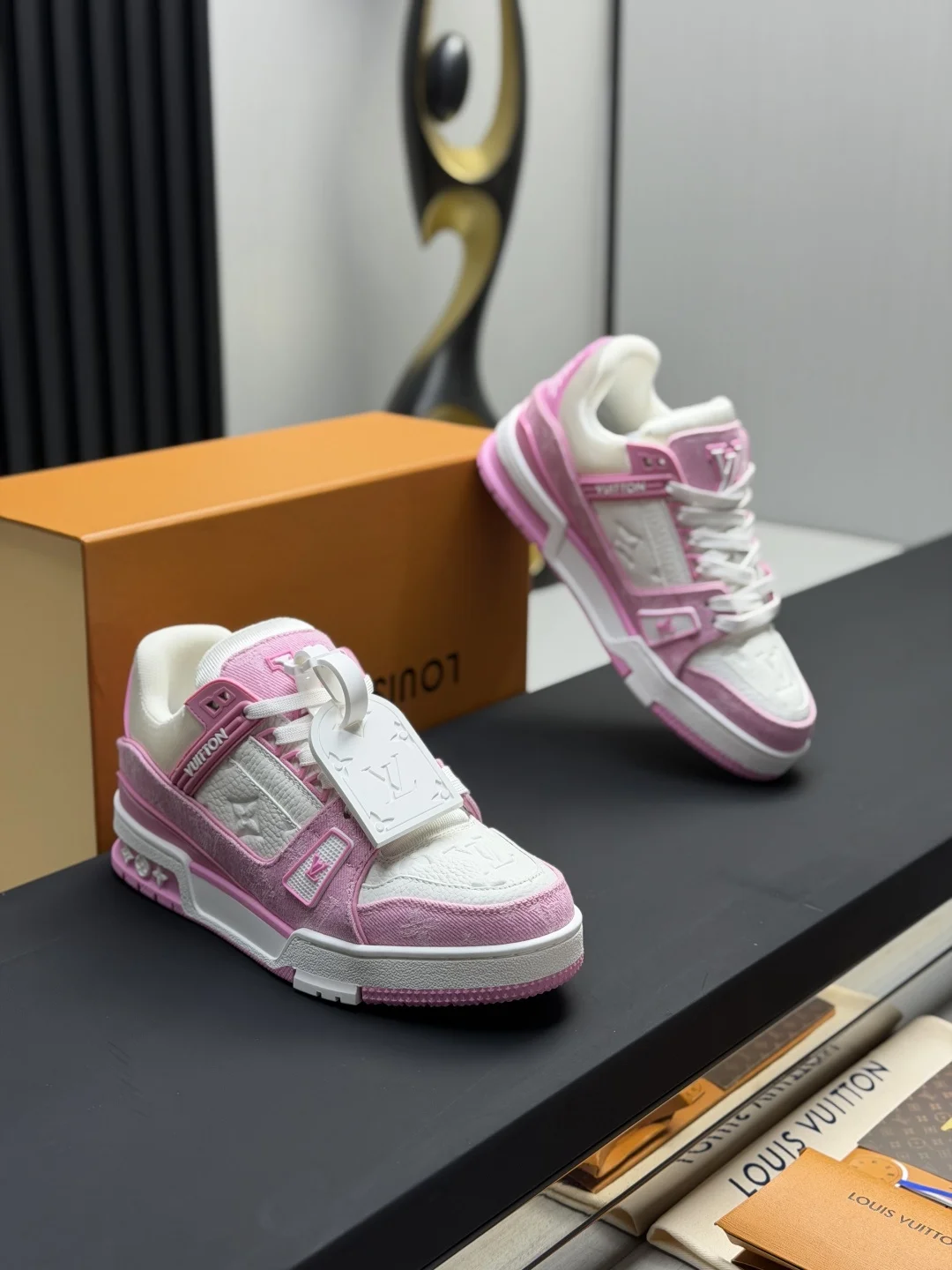 LV Sneakers Leather & TPU EU35-46 B80202608030826 - Image 3