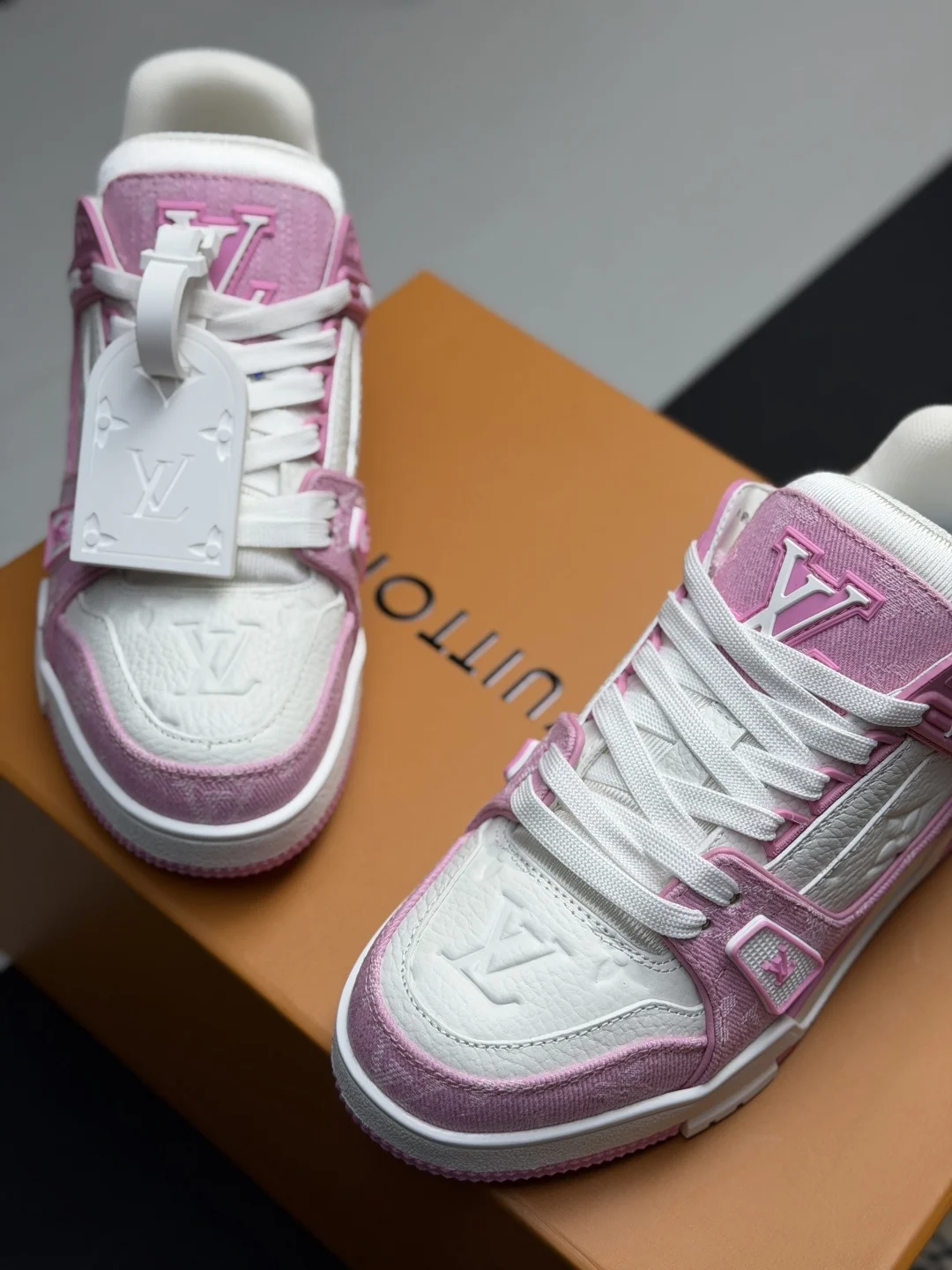 LV Sneakers Leather & TPU EU35-46 B80202608030826 - Image 5