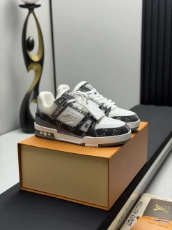 Alternative view of LV Sneakers Leather & TPU EU35-46 B80202608030828