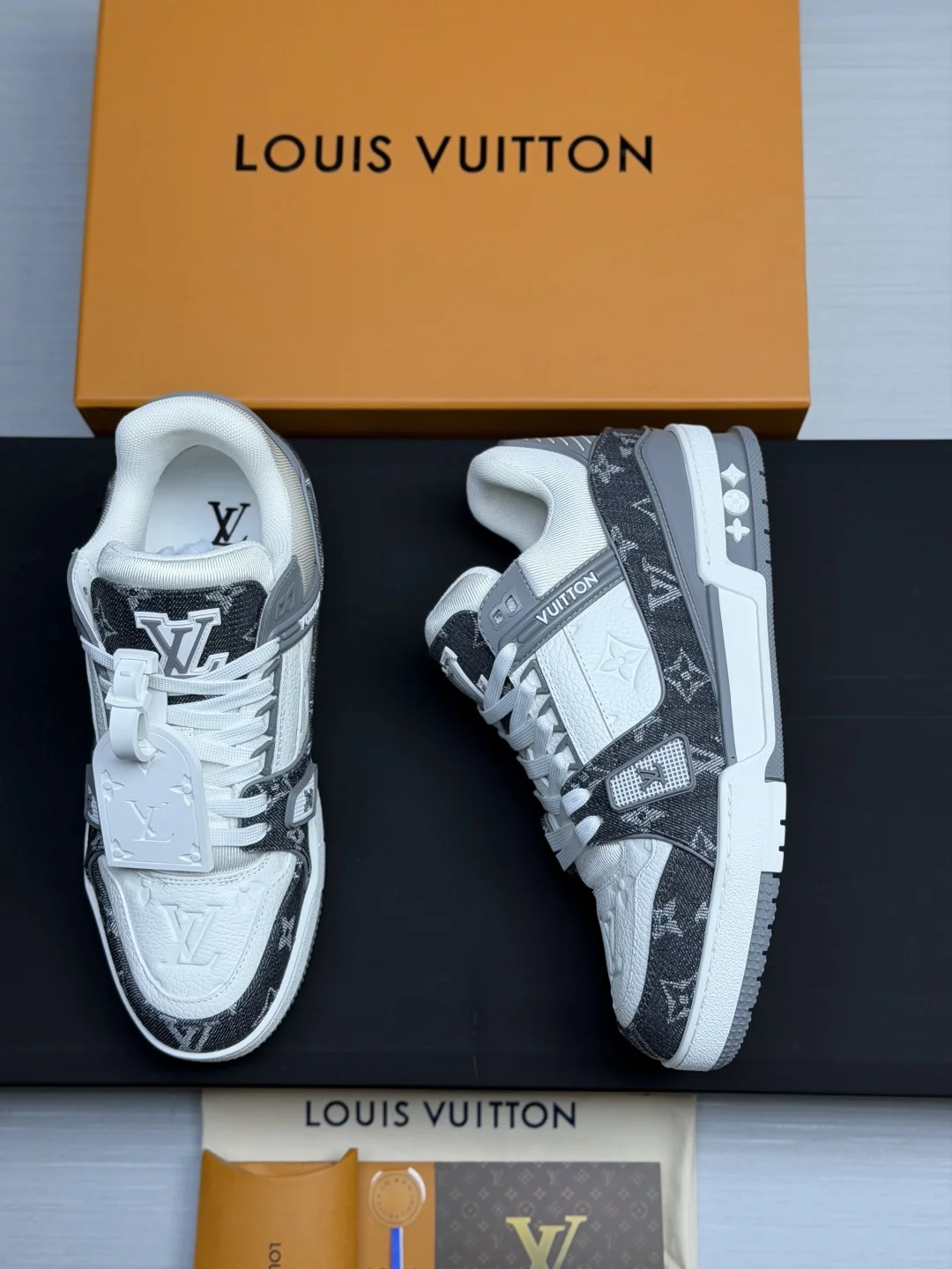 LV Sneakers Leather & TPU EU35-46 B80202608030828 - Image 8