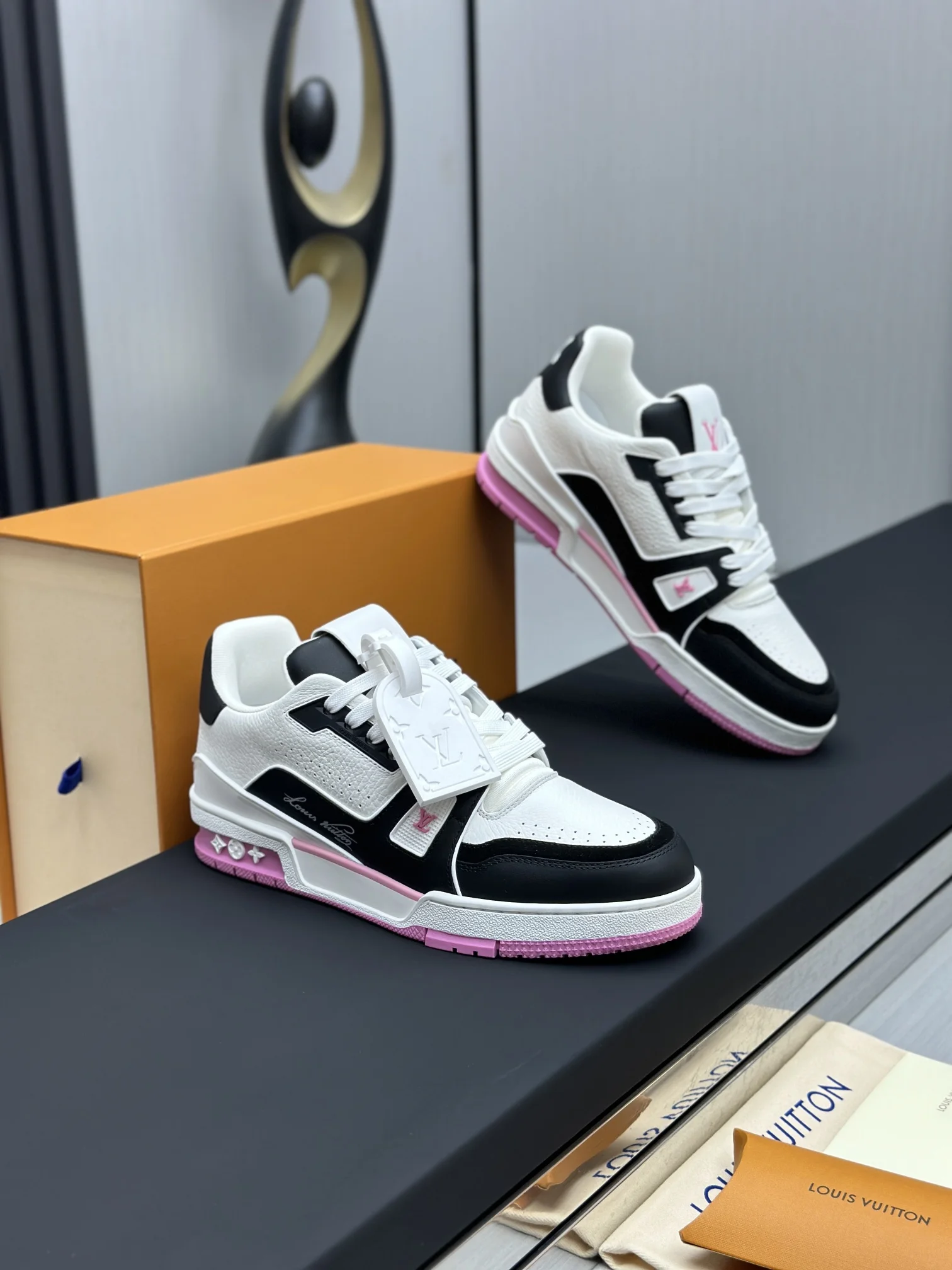 LV Sneakers Leather & TPU EU35-46 C00202608030813 - Image 3