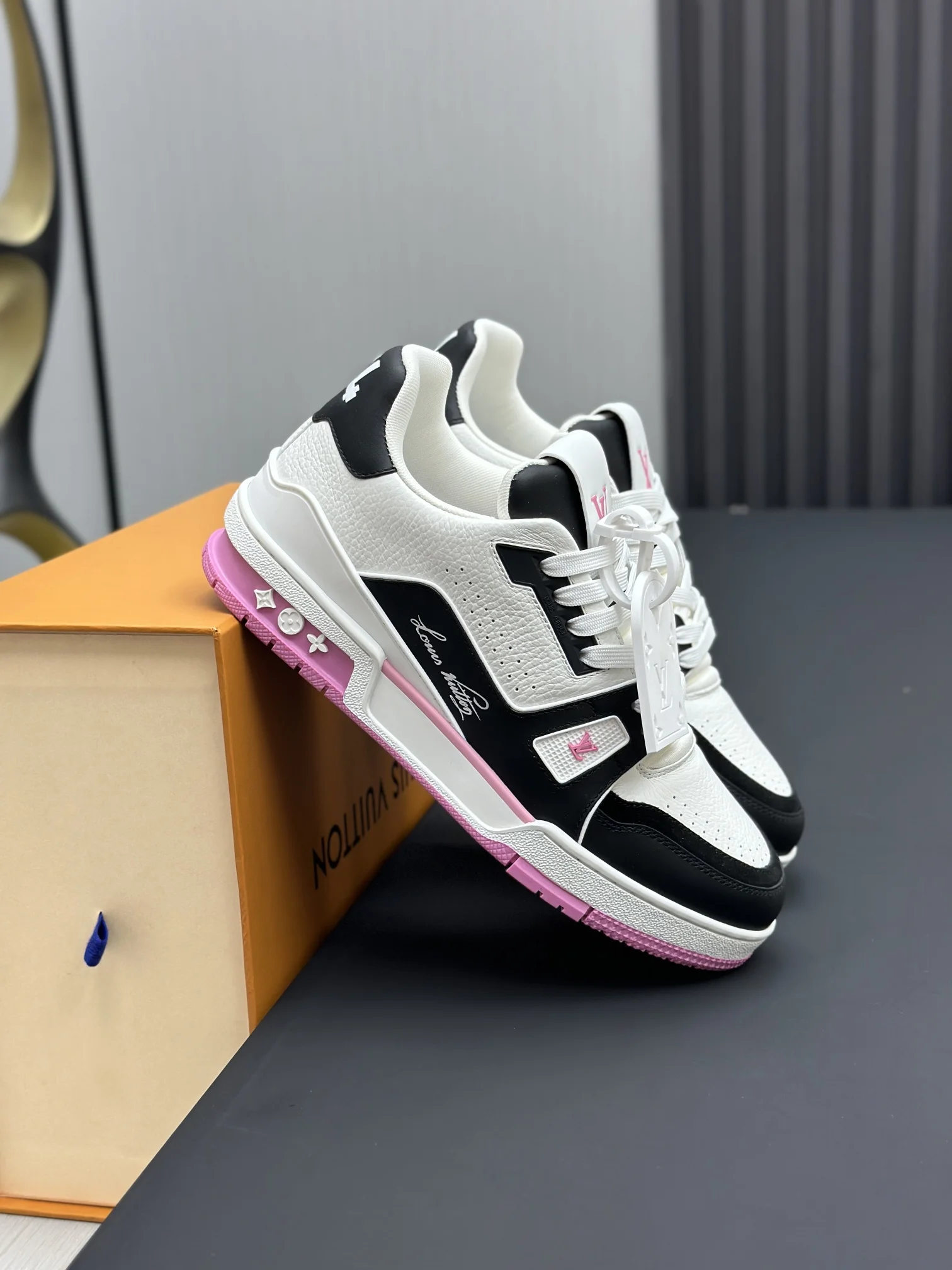 LV Sneakers Leather & TPU EU35-46 C00202608030813 - Image 4