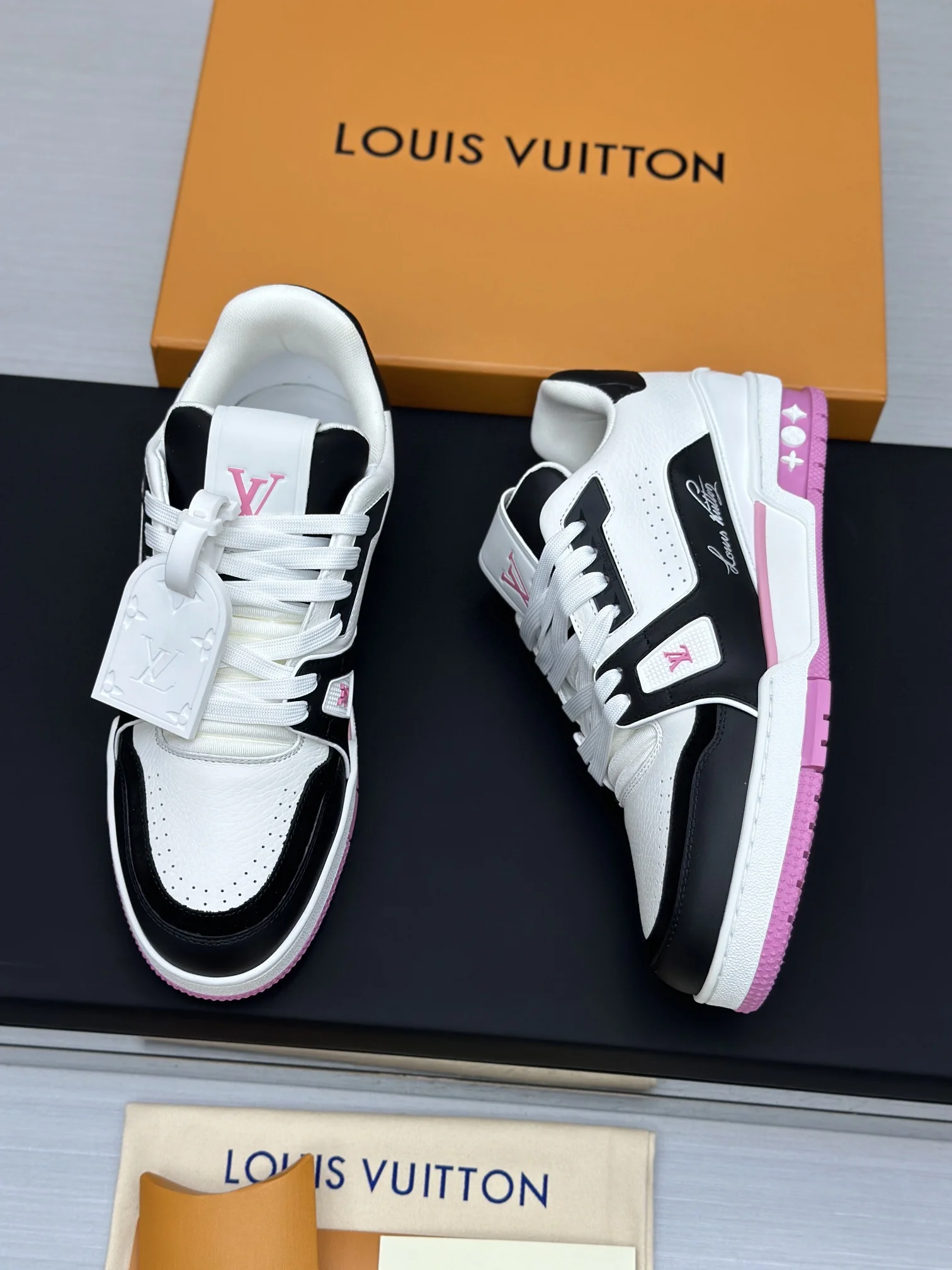 LV Sneakers Leather & TPU EU35-46 C00202608030813 - Image 8