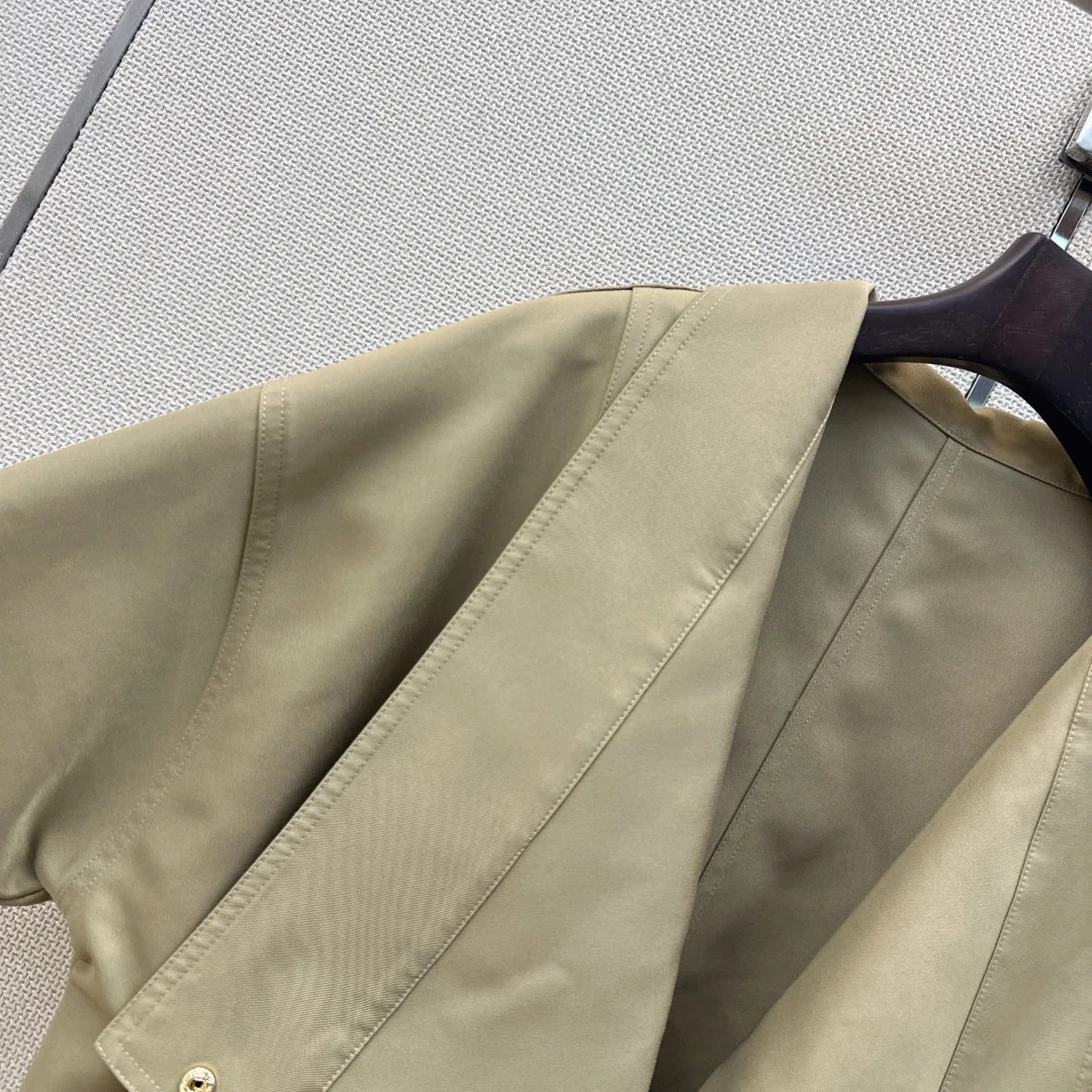 LV Suits S M L XL C85202608041353 - Image 4