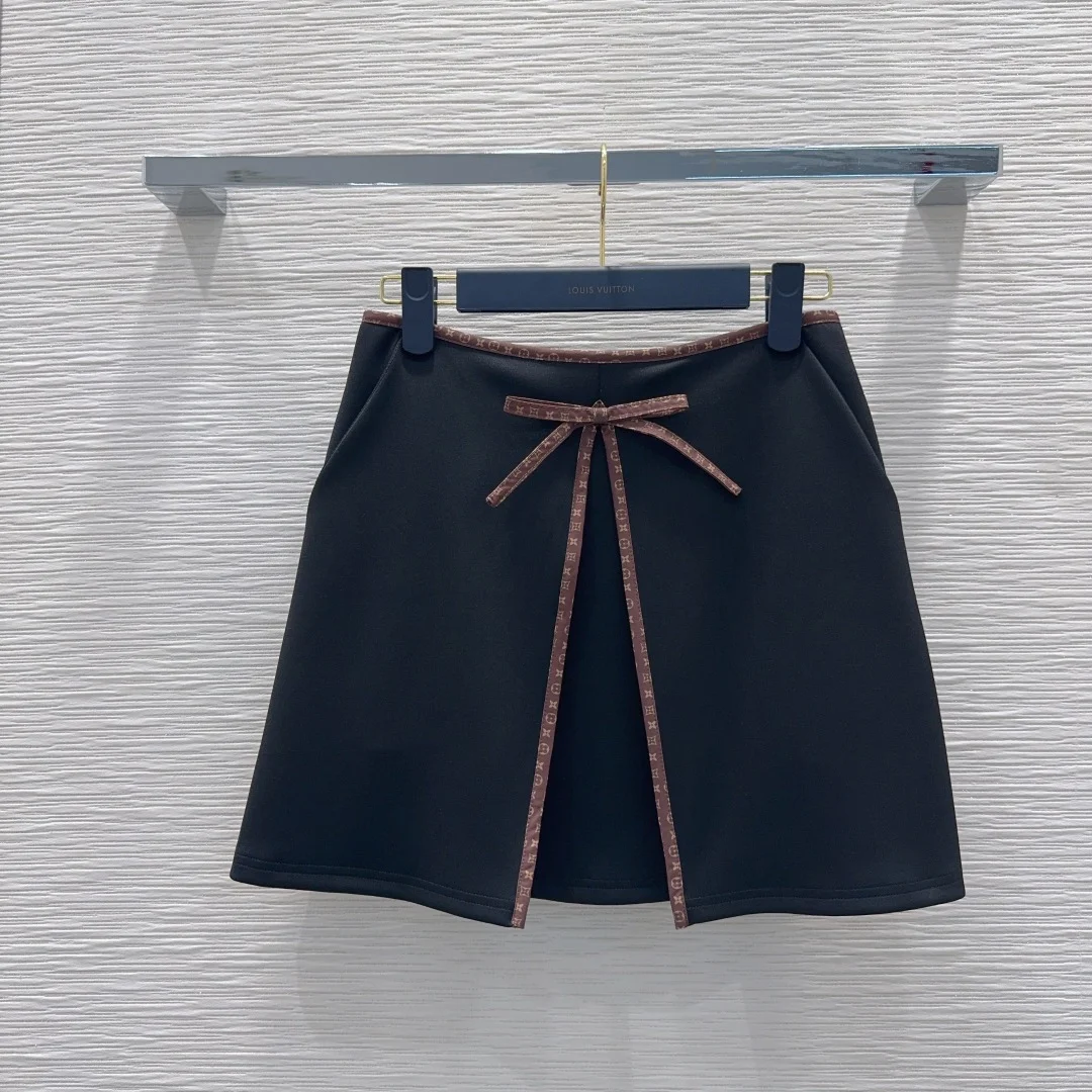 LV Suits S-XL B25202608041082