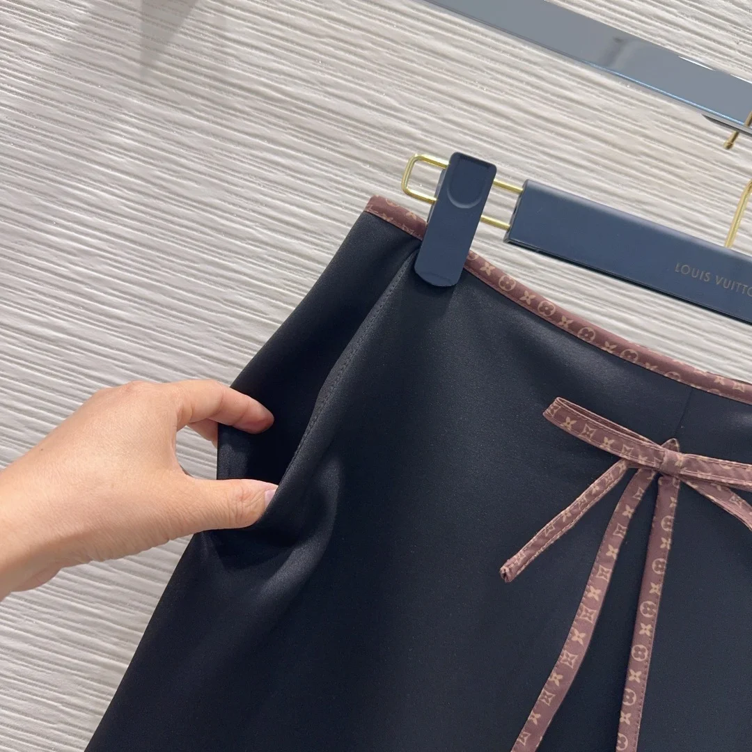 LV Suits S-XL B25202608041082 - Image 3