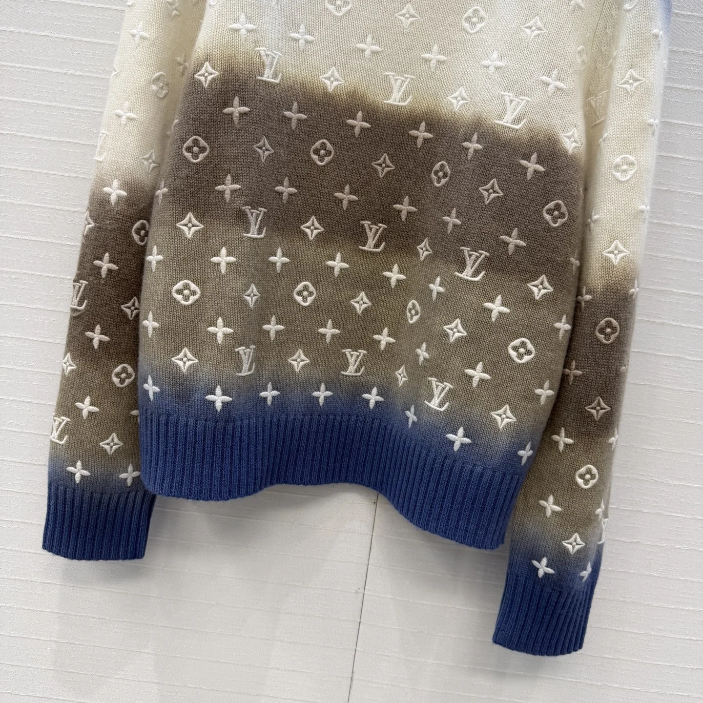 LV Sweaters Cashmere S-L E20202608041684 - Image 6