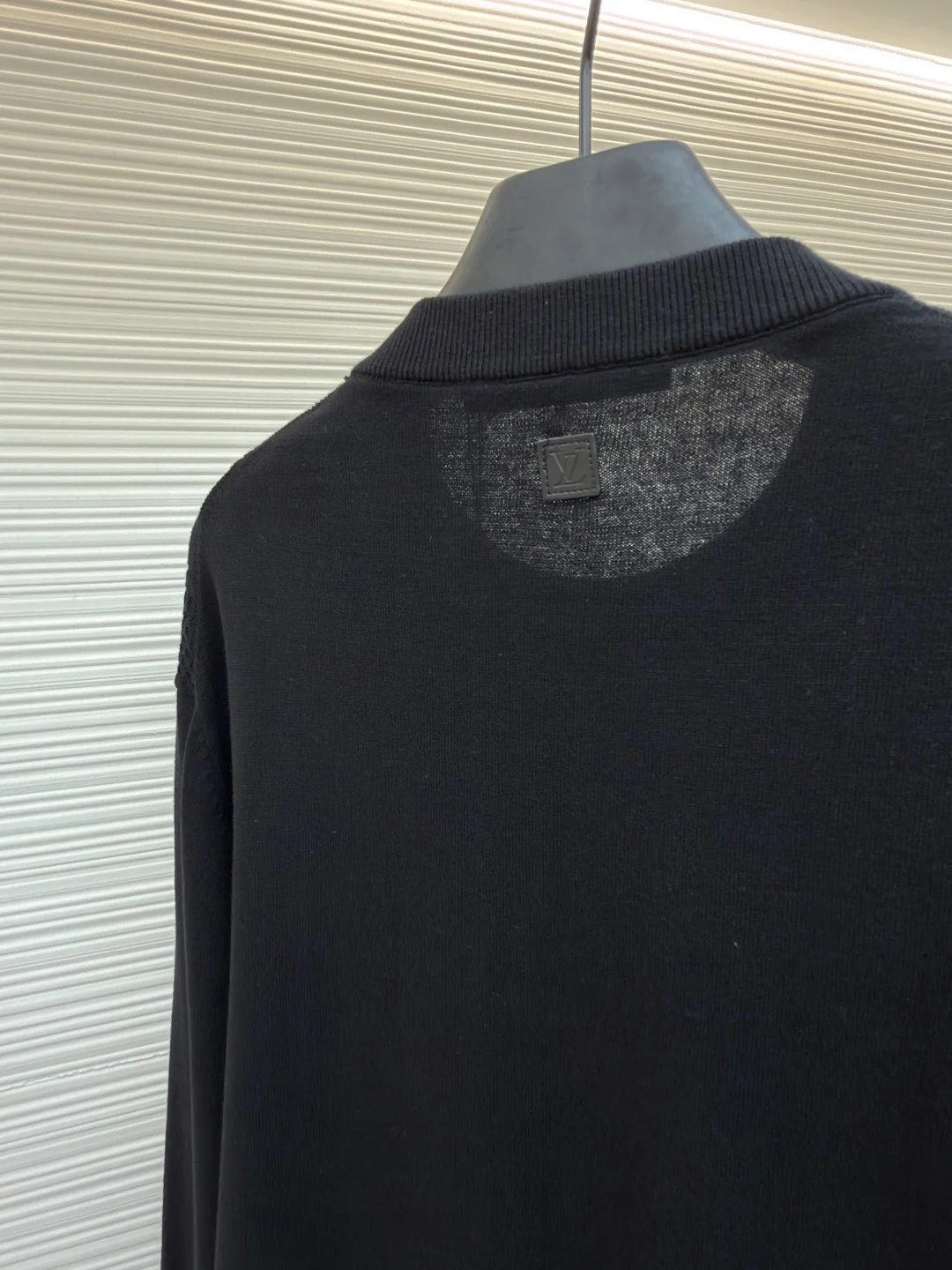 LV Sweaters Cotton Blend S-XL A90202608060388 - Image 9