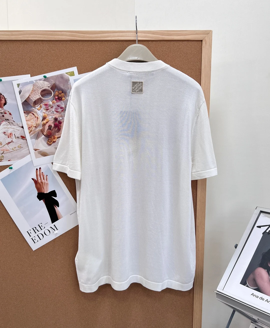 LV Sweaters Cotton S-M-L B35202608042316 - Image 3