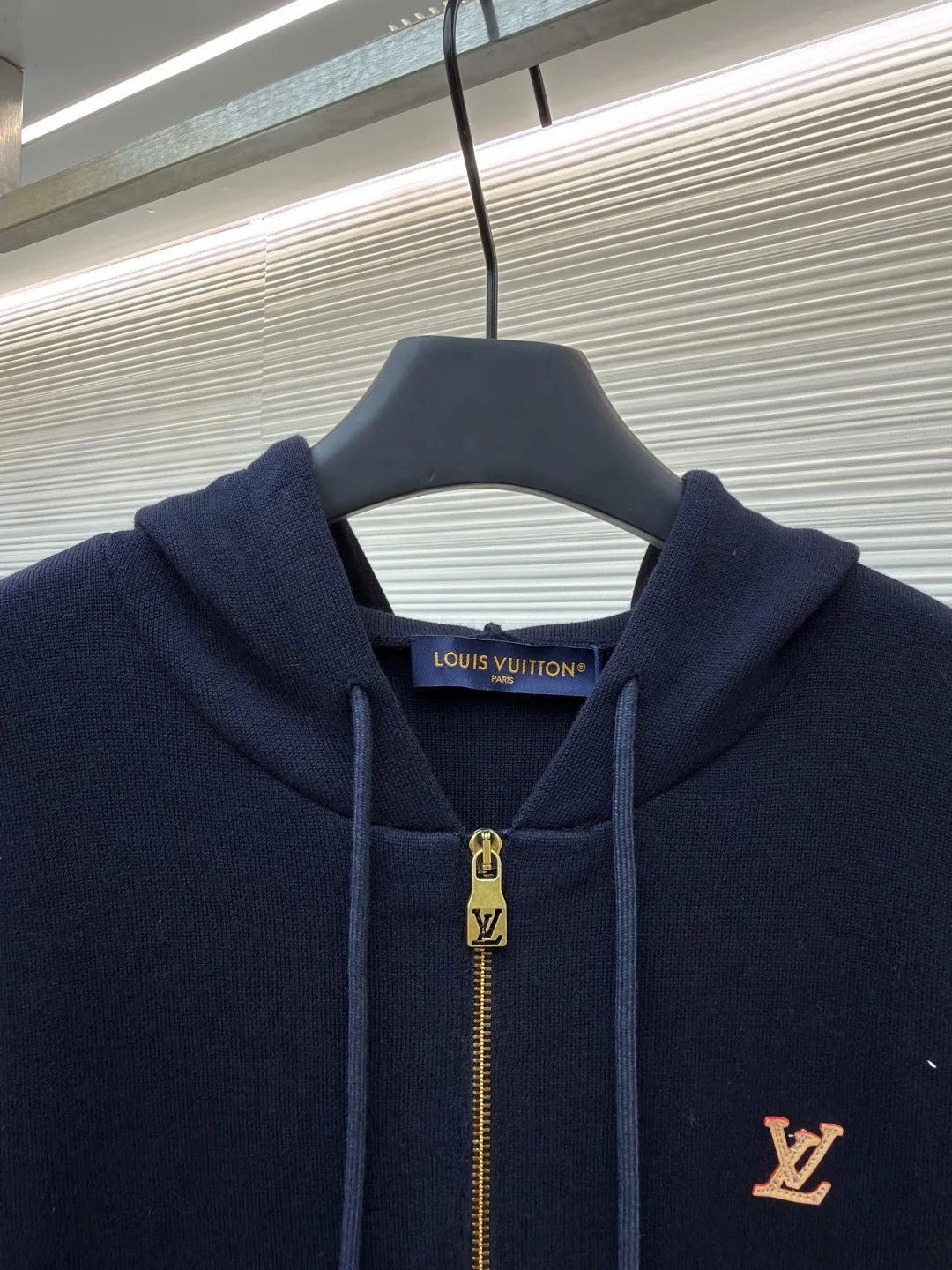 LV Sweaters Cotton S-M-L-XL C10202608060241 - Image 3