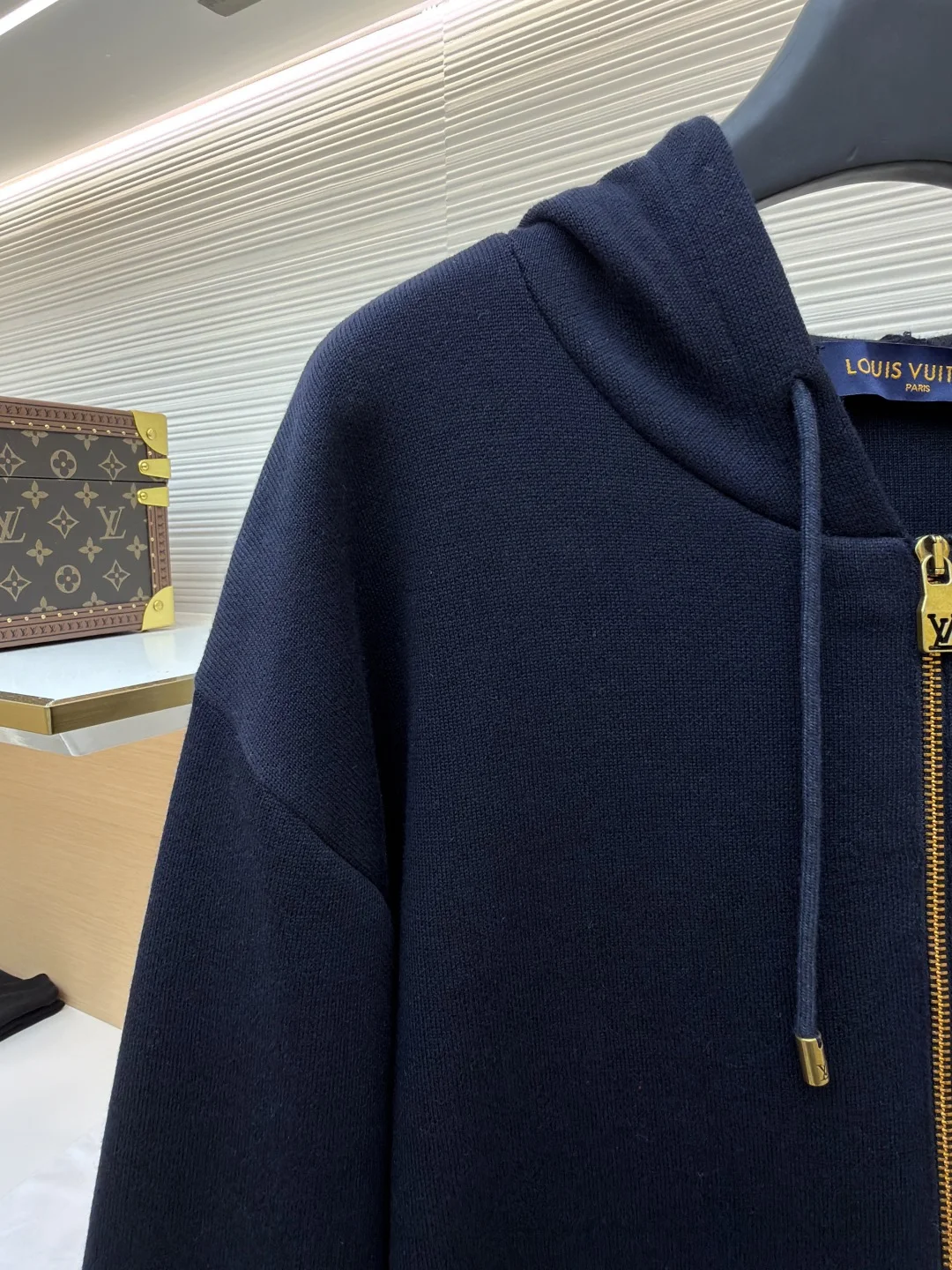 LV Sweaters Cotton S-M-L-XL C10202608060241 - Image 4