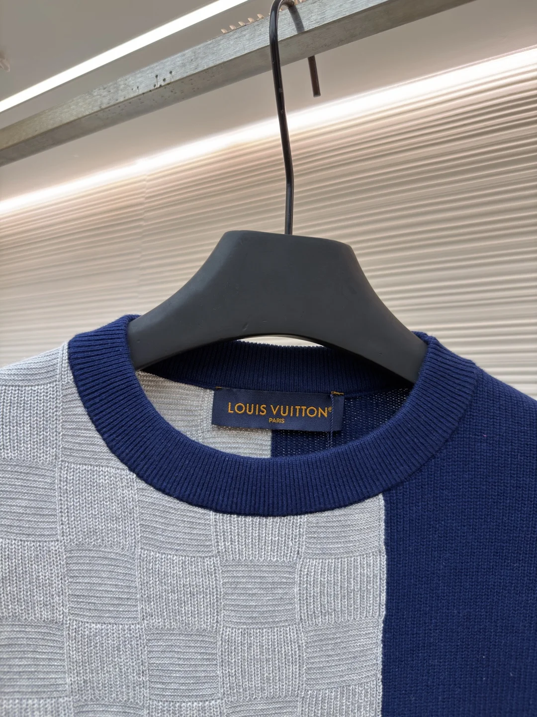 LV Sweaters Cotton S-XL B30202608060294 - Image 3