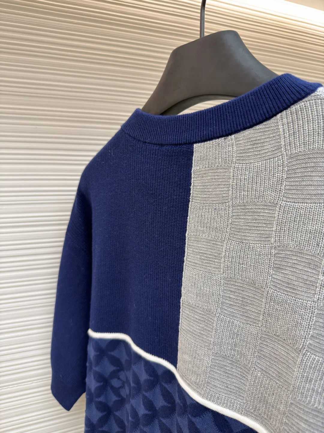 LV Sweaters Cotton S-XL B30202608060294 - Image 9
