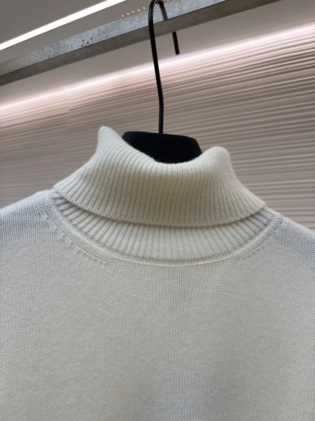 LV Sweaters Cotton S-XL B30202608060302 - Image 3