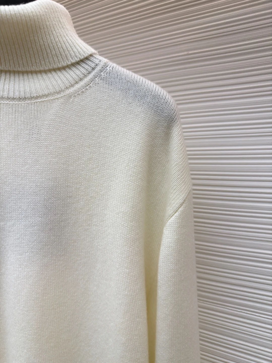 LV Sweaters Cotton S-XL B30202608060302 - Image 5