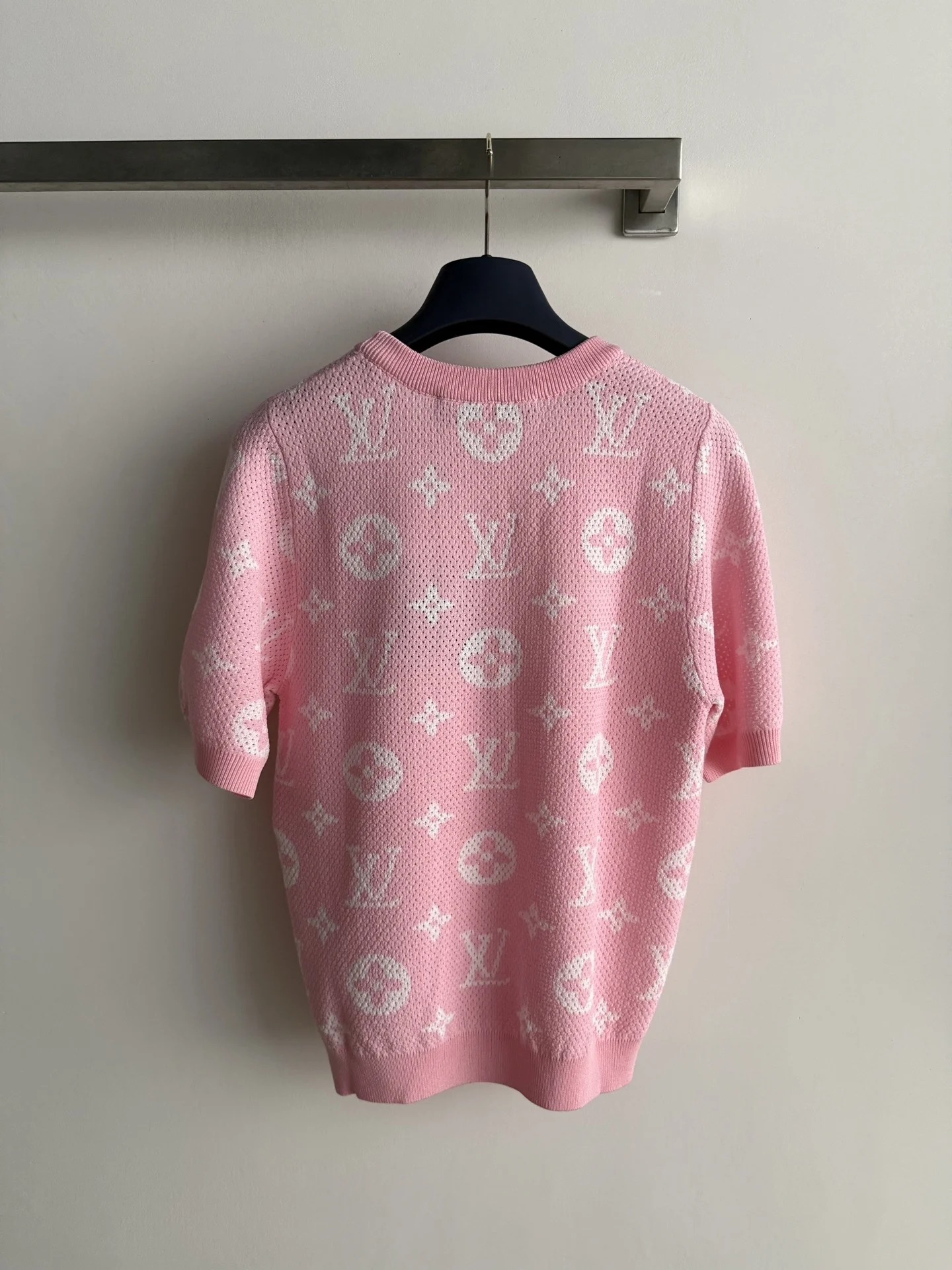 LV Sweaters Mesh Knit S-M-L B05202608041659 - Image 2