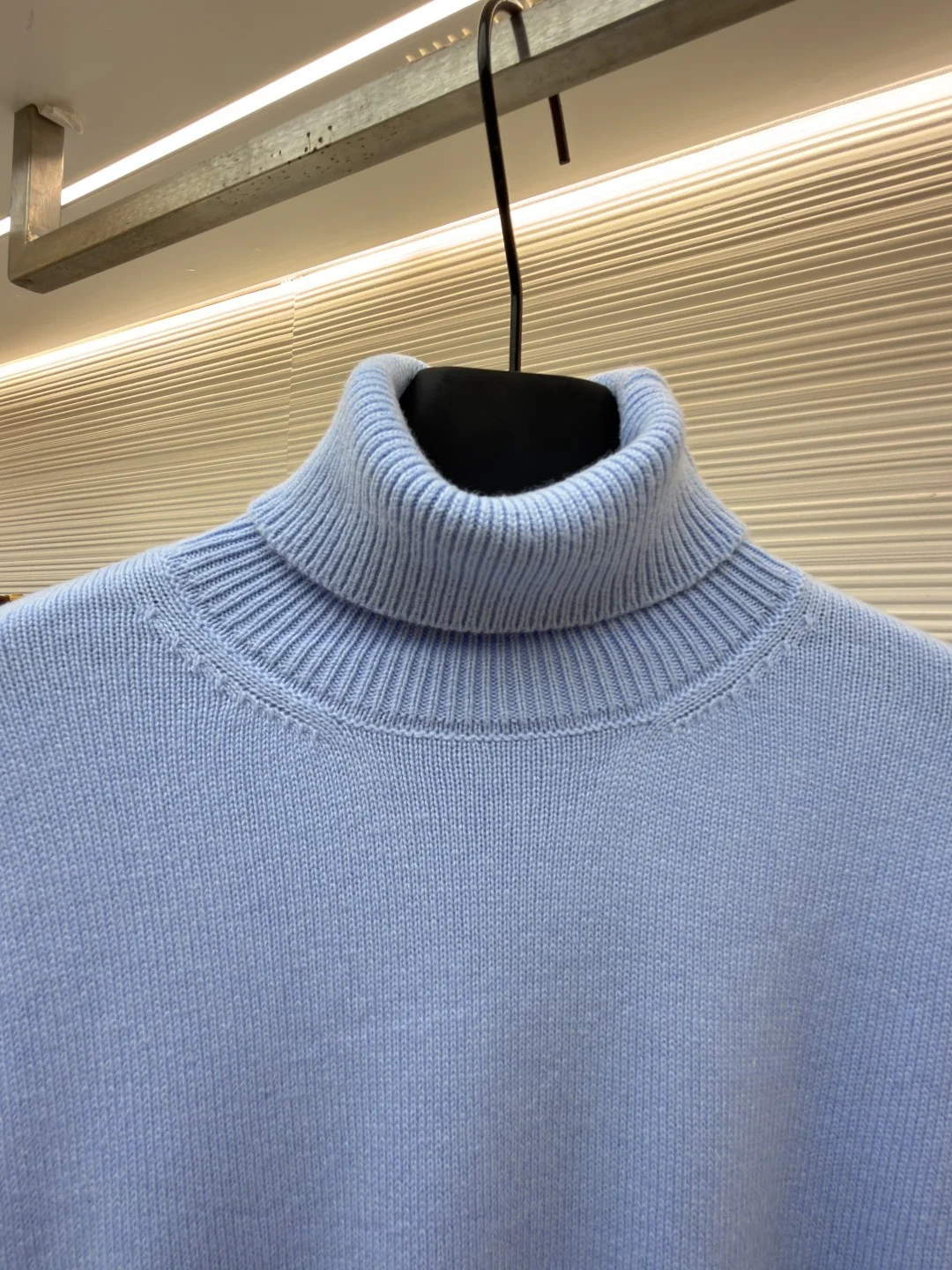 LV Sweaters S-L B30202608060303 - Image 3