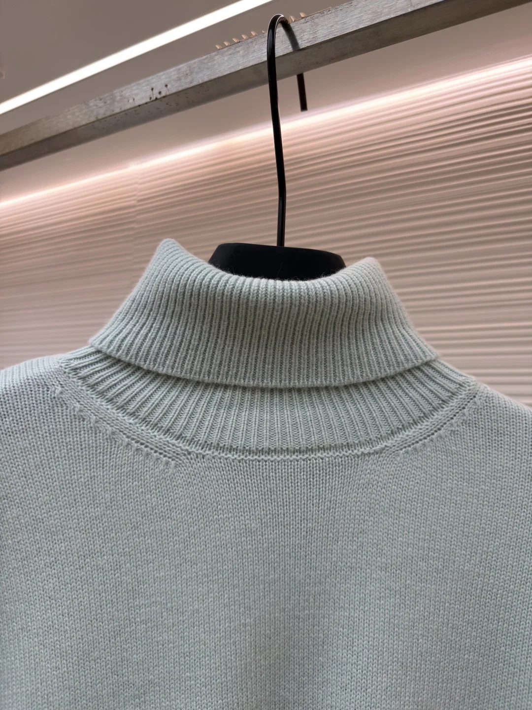 LV Sweaters S-L B30202608060304 - Image 3