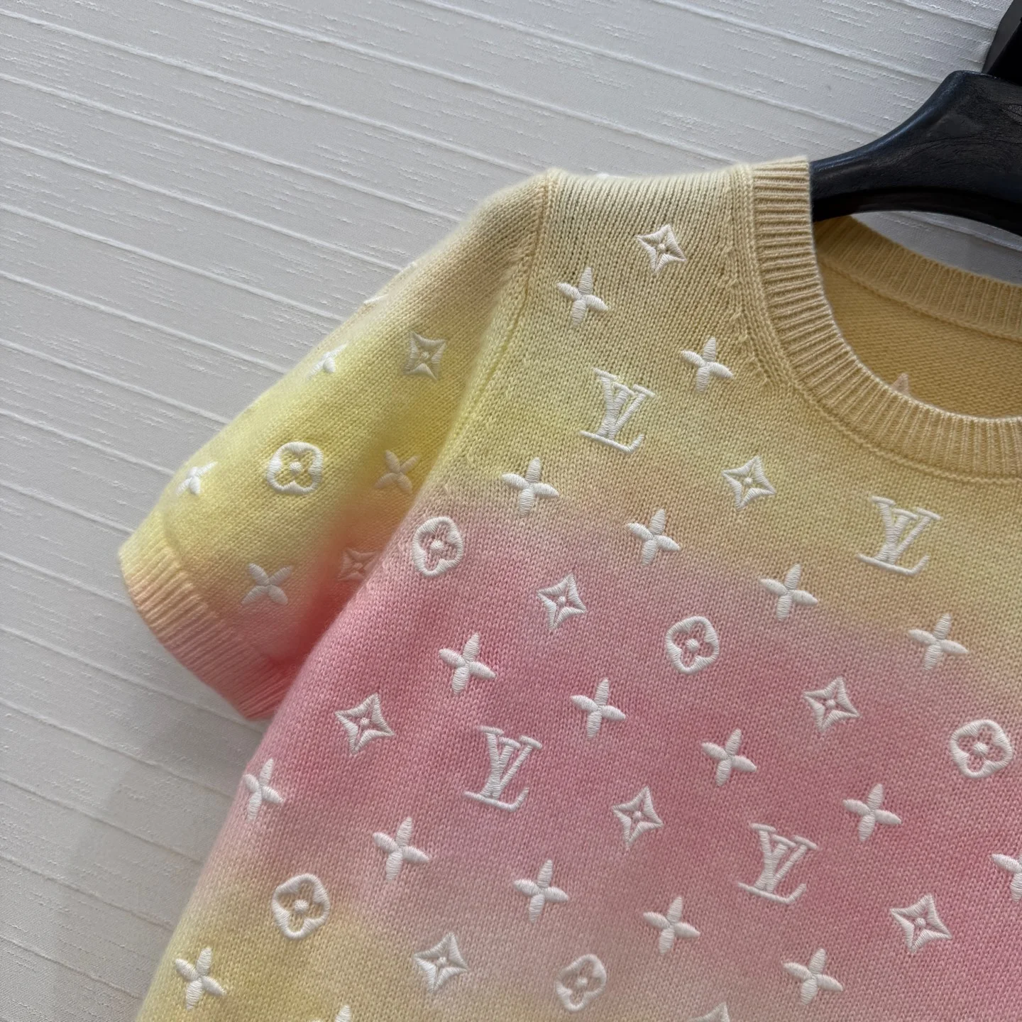 LV Sweaters S-L D40202608041685 - Image 3