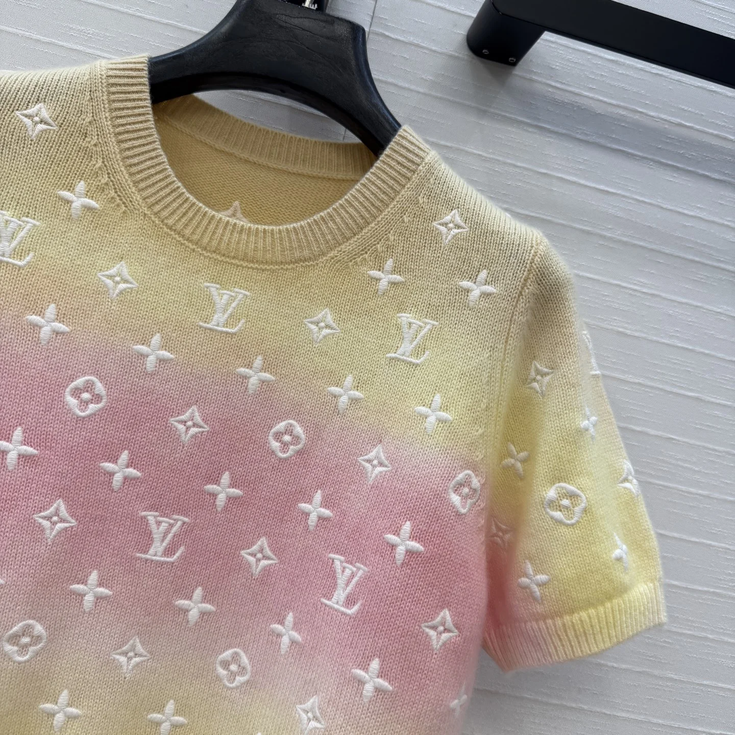 LV Sweaters S-L D40202608041685 - Image 4