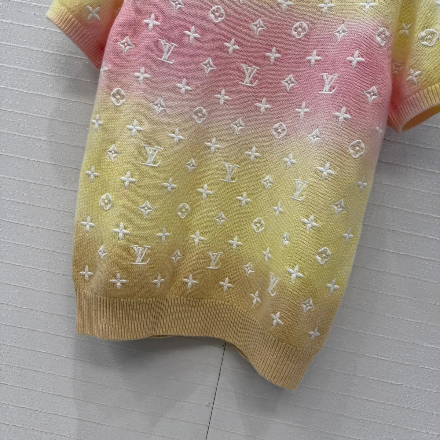 LV Sweaters S-L D40202608041685 - Image 6