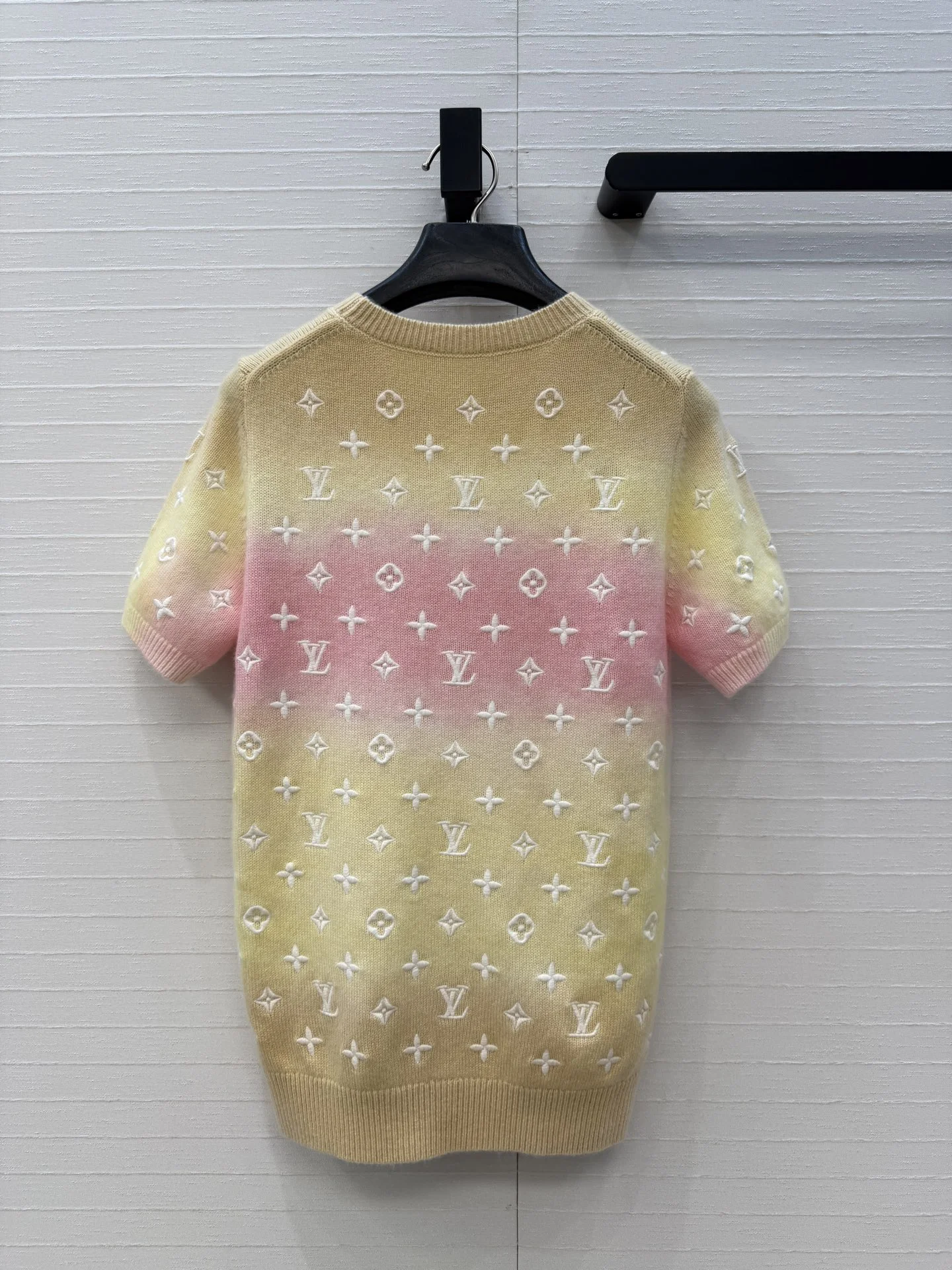 LV Sweaters S-L D40202608041685 - Image 8