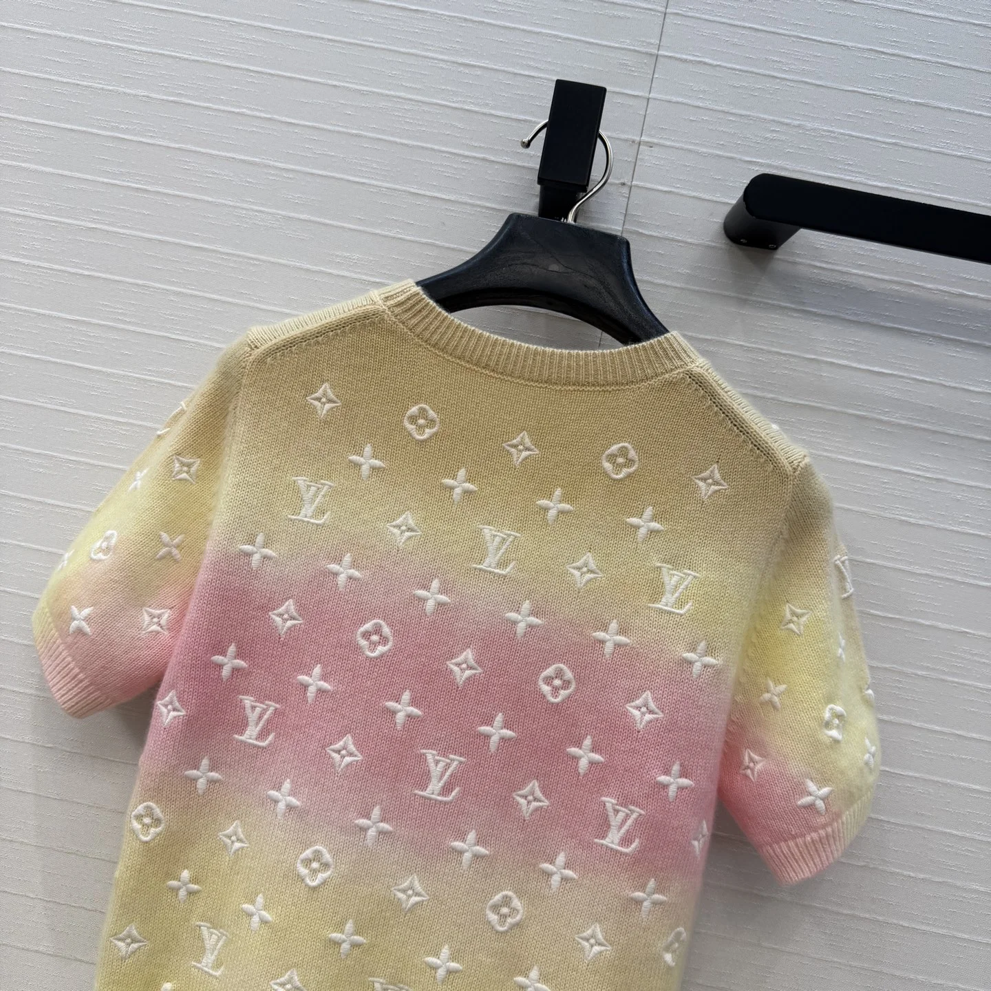 LV Sweaters S-L D40202608041685 - Image 9