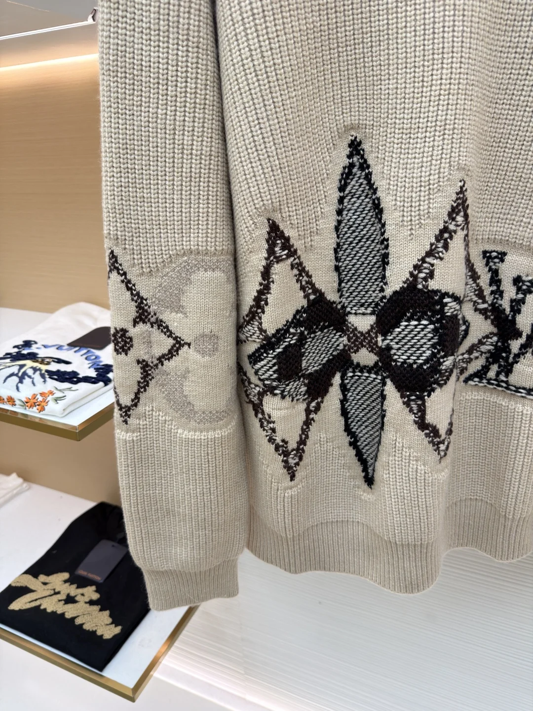 LV Sweaters Wool Blend XS-L B85202608060026 - Image 6