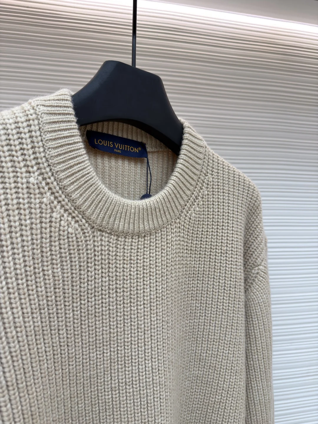 LV Sweaters Wool Blend XS-L B85202608060026 - Image 8