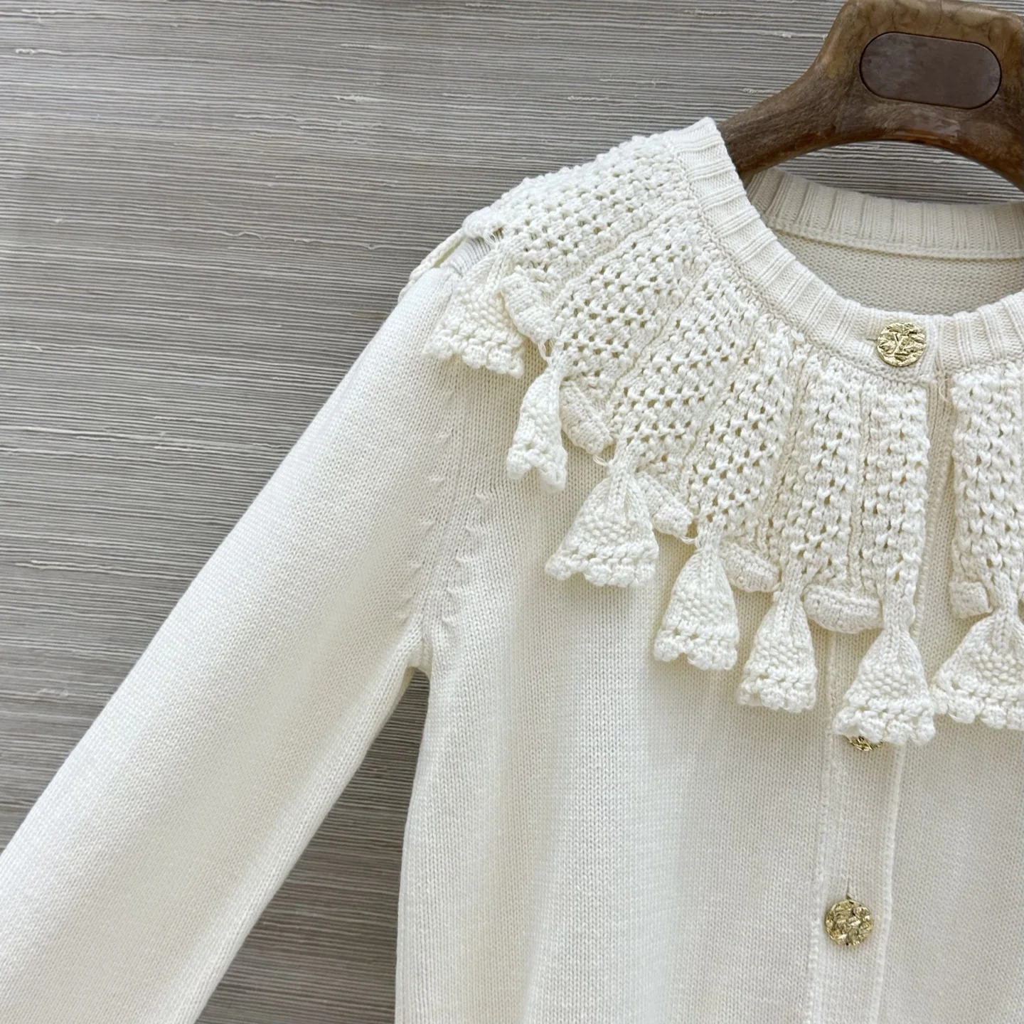 LV Sweaters Wool Cashmere S C35202608041115 - Image 3
